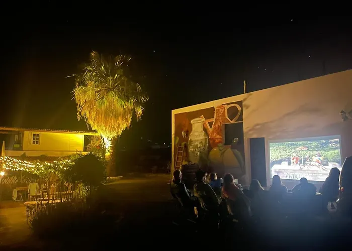 בית חווה Honeymoon